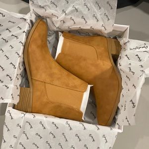 TAN ANKLE BOOTS